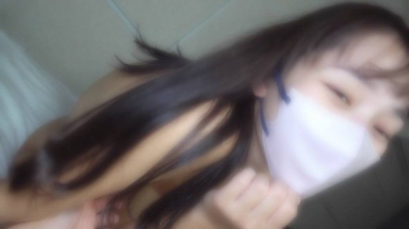 初次拍攝！【無碼】【中出】NTR經驗人數少且對男友忠誠的美女。在比男友的肉棒更舒服的濕潤淫穴中中出。泳衣的曬痕很色。※有特典